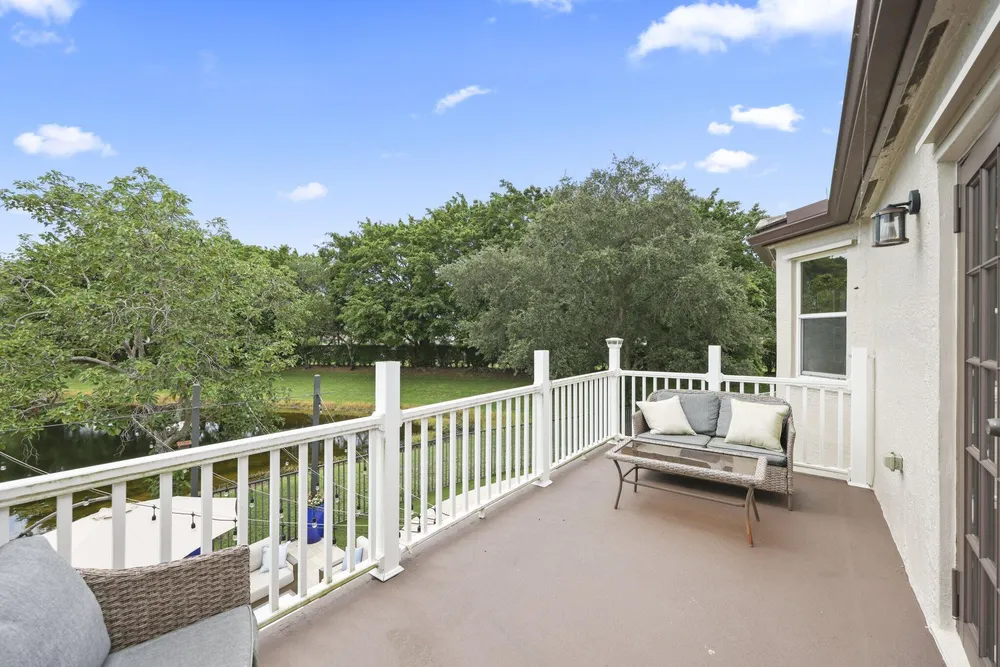 7518 Oak Grove Circle, Lake Worth Beach, FL 33467