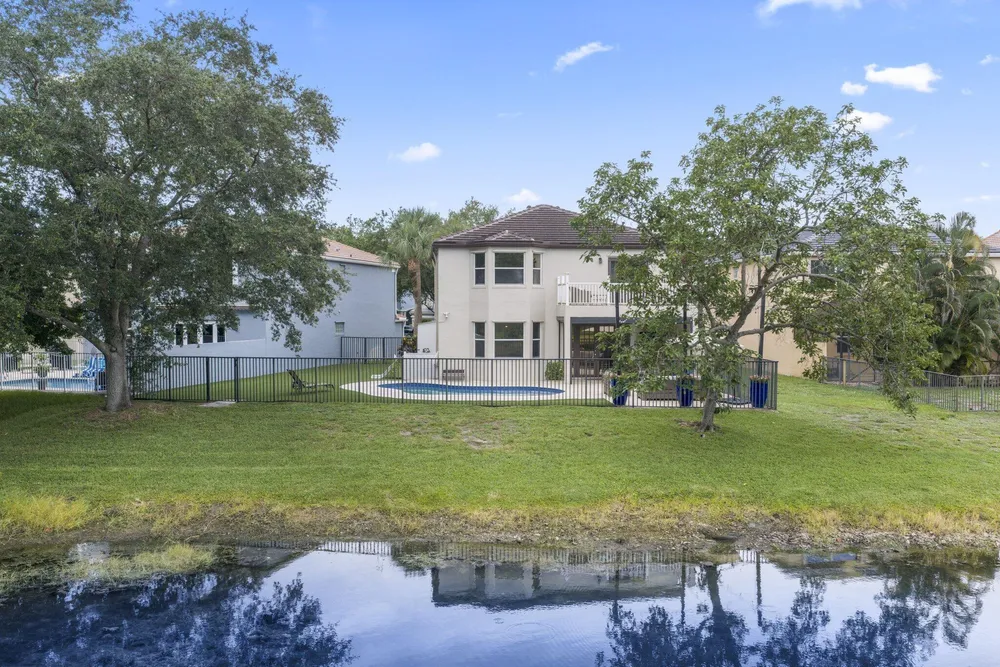 7518 Oak Grove Circle, Lake Worth Beach, FL 33467