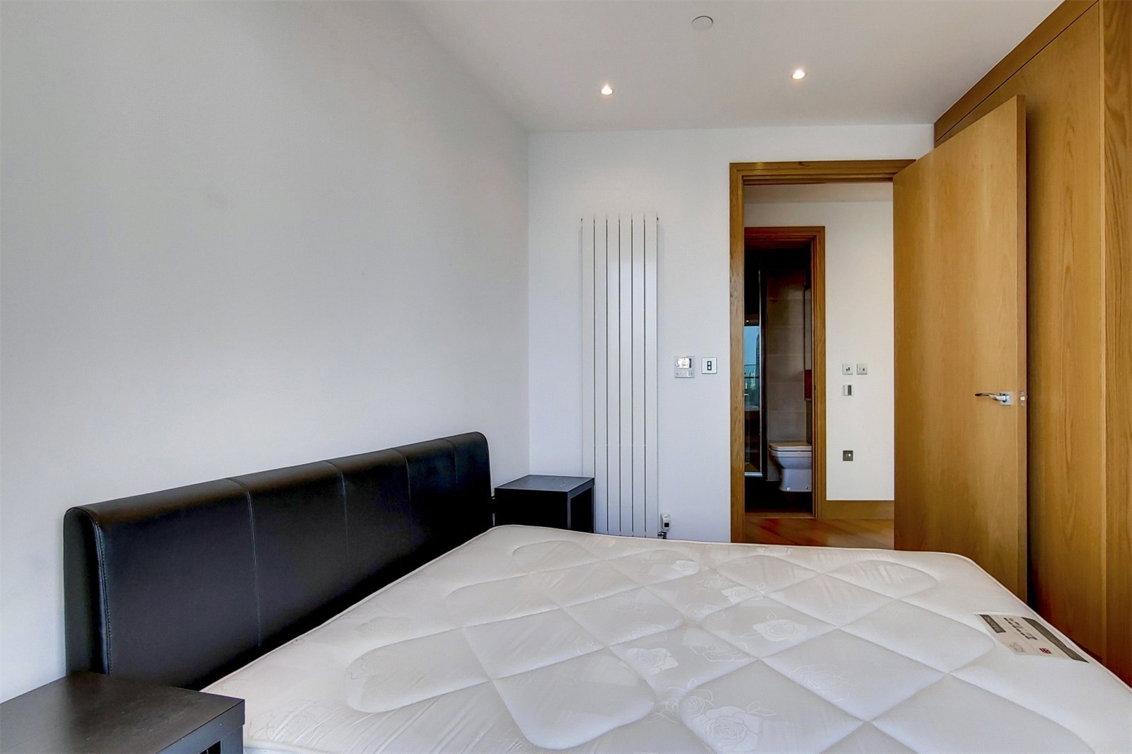 Arena Tower, Crossharbour Plaza, Canary Wharf, E14 Image 6