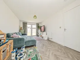 Vardri Close, Colchester thumb 3