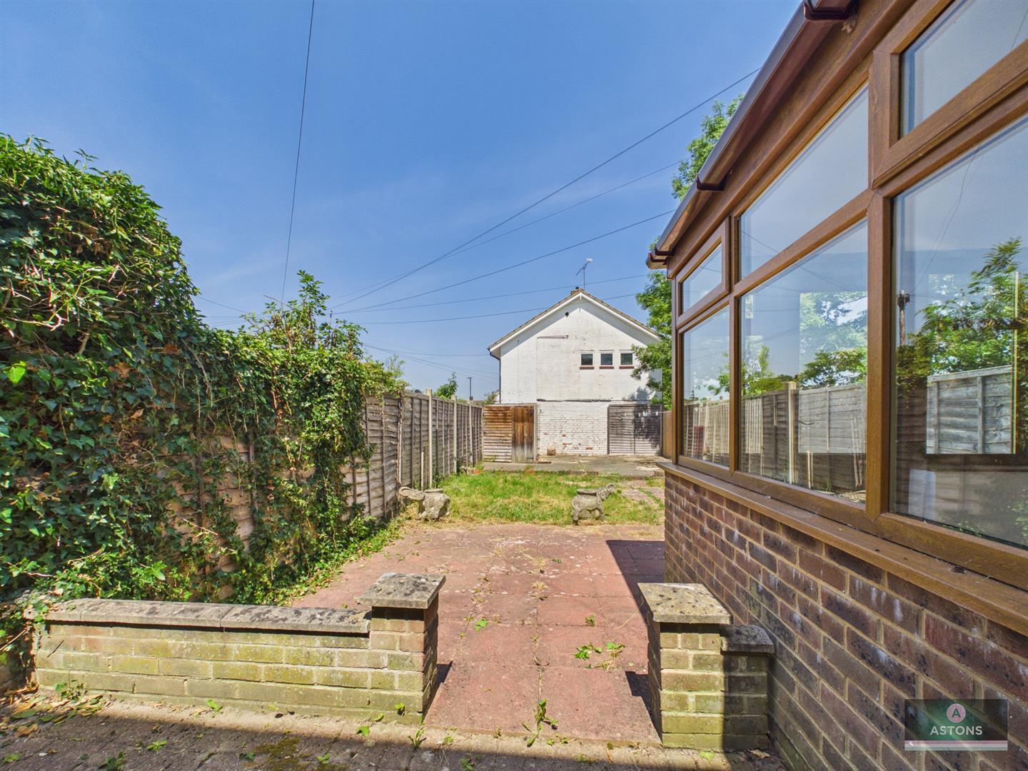 Coney Close, Crawley Image 13