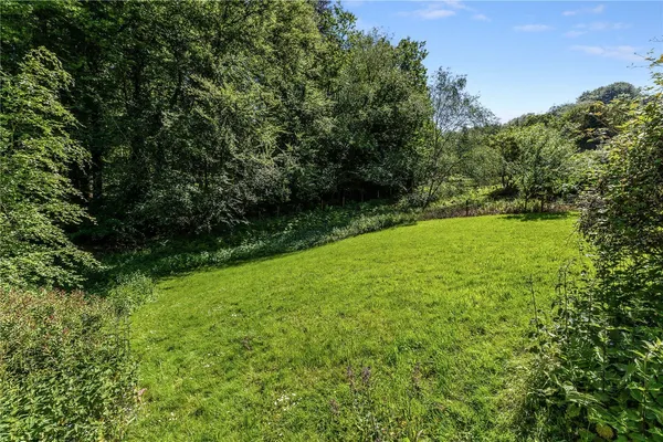 Henley, Haslemere, GU27 photo 3
