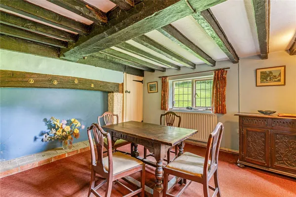 Henley, Haslemere, GU27 photo 4