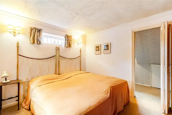 Henley, Haslemere, GU27 photo 6