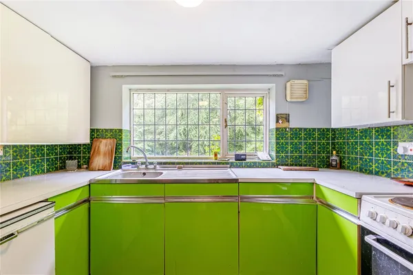 Henley, Haslemere, GU27 photo 7