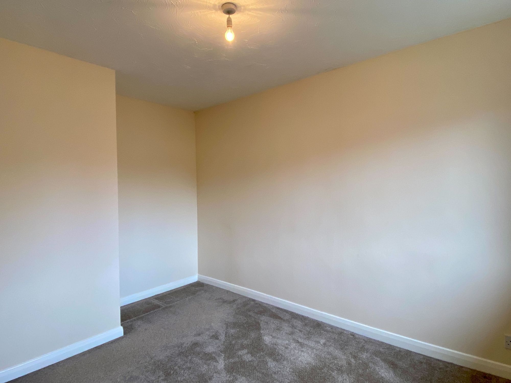 Sheldon Court, Taunton Image 17