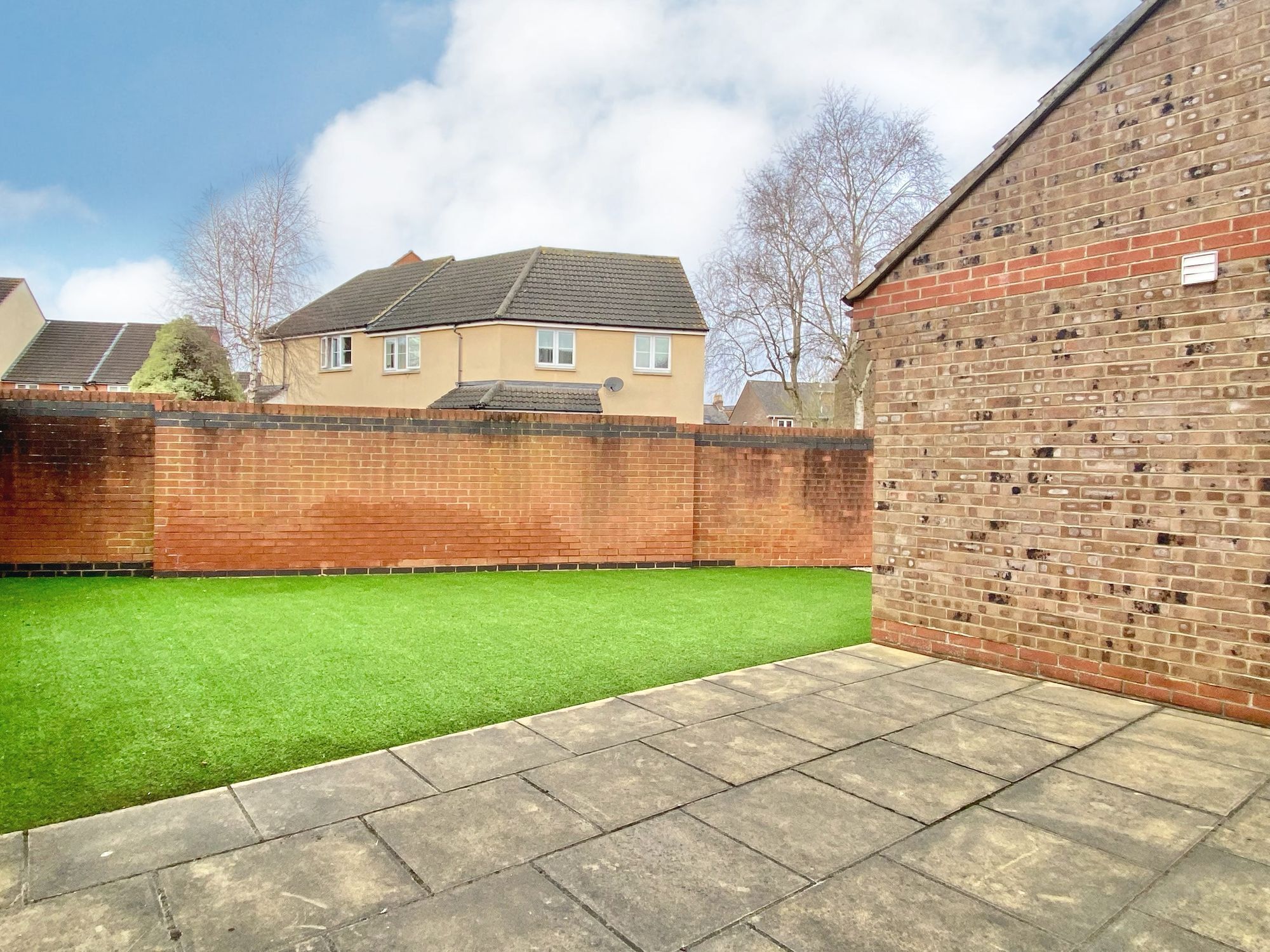 Sheldon Court, Taunton Image 22