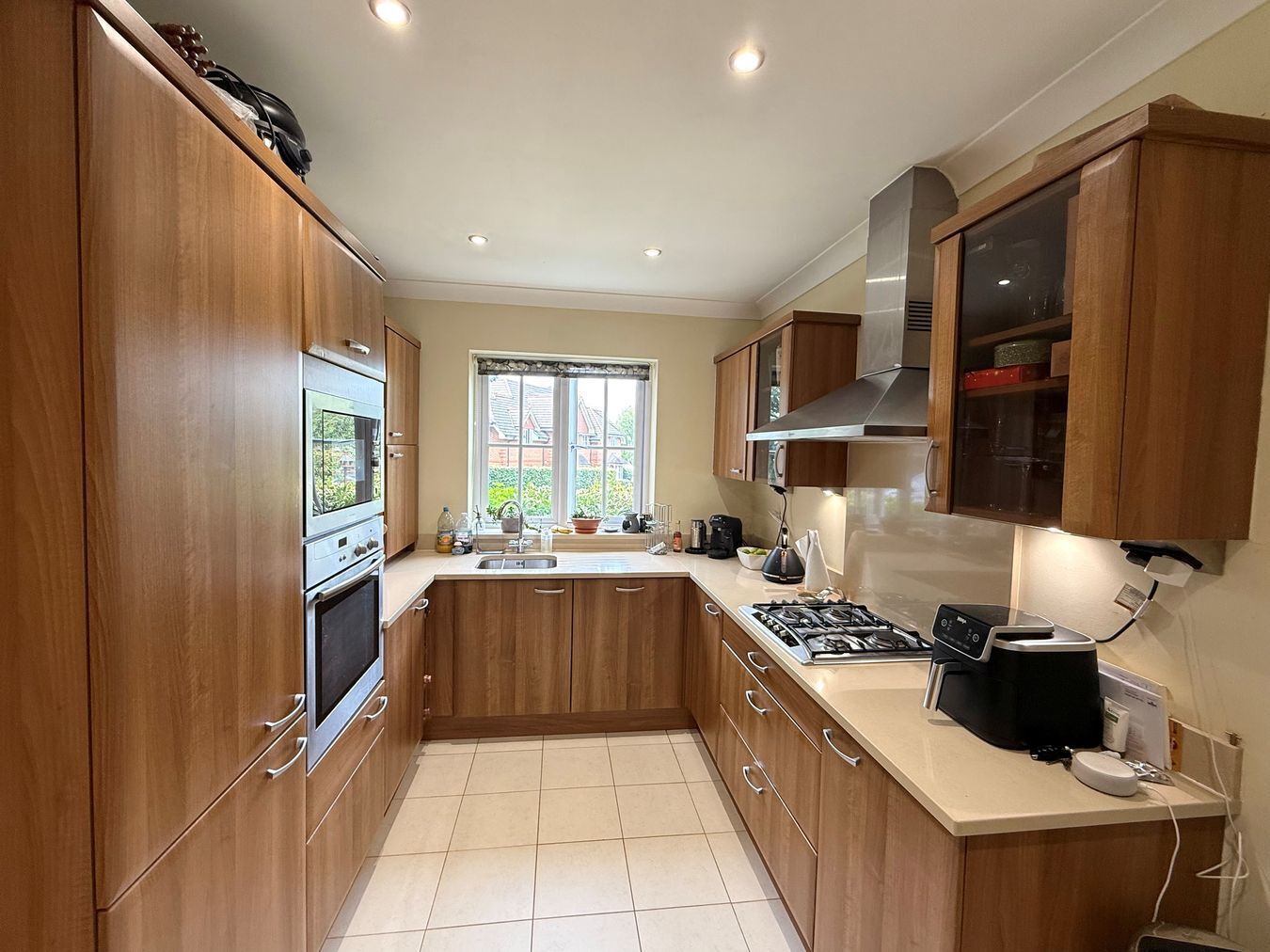 Abbey Place, Warfield, Bracknell, RG42 Image 2