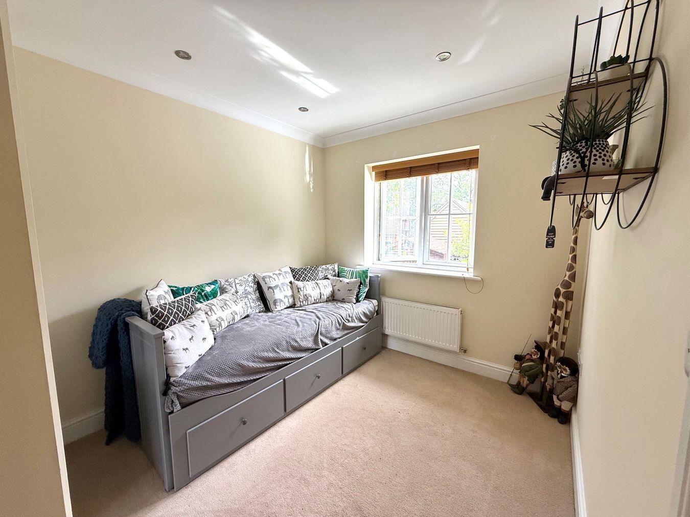 Abbey Place, Warfield, Bracknell, RG42 Image 7
