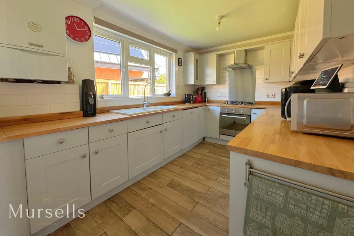 Foxhills Crescent, Lytchett Matravers, Poole, BH16