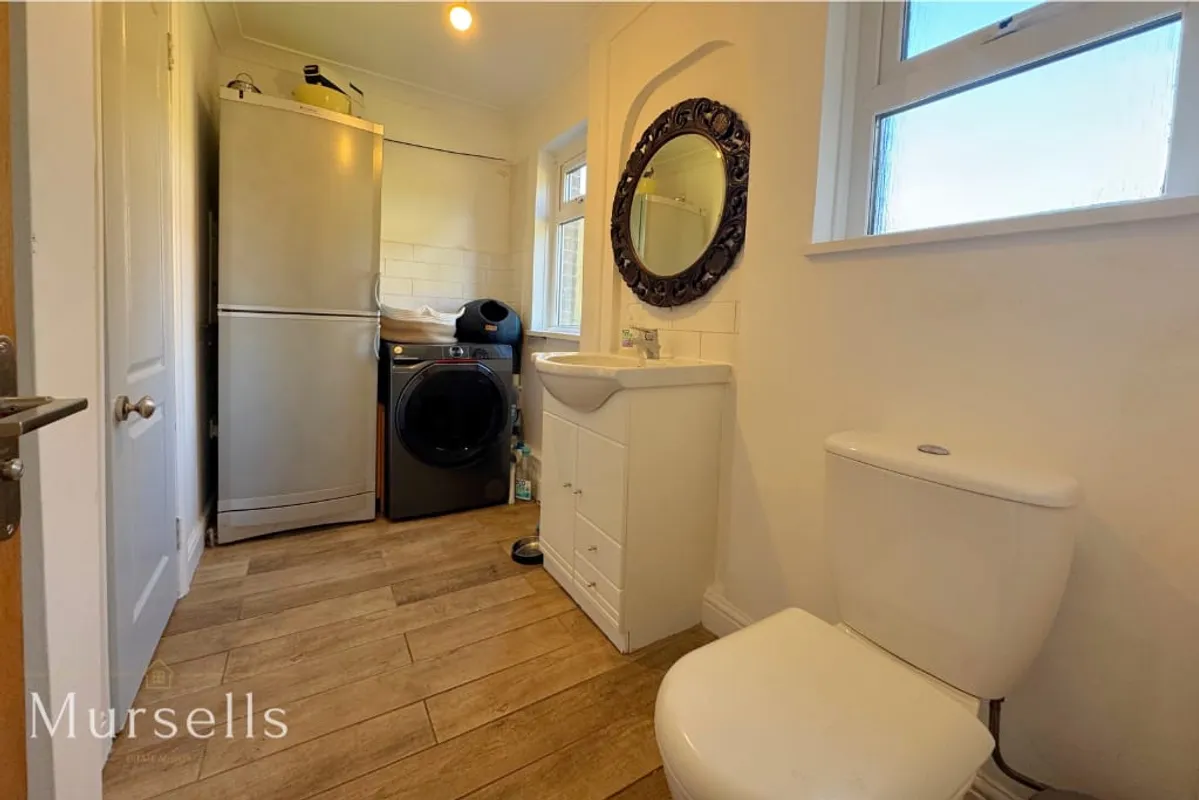 Foxhills Crescent, Lytchett Matravers, Poole, BH16