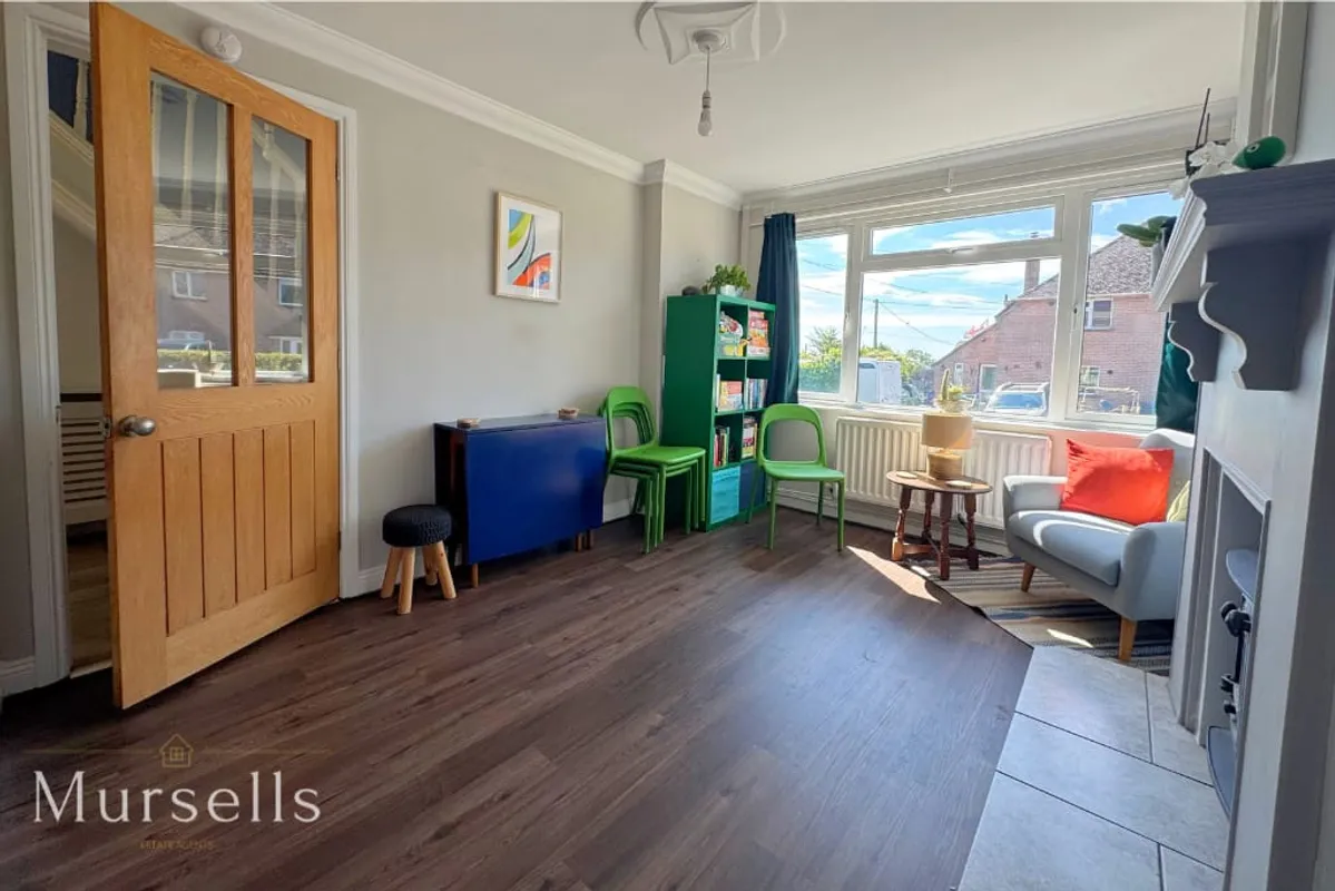 Foxhills Crescent, Lytchett Matravers, Poole, BH16