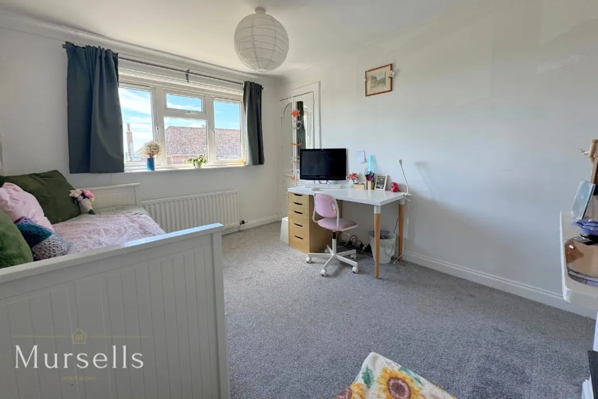 Foxhills Crescent, Lytchett Matravers, Poole, BH16