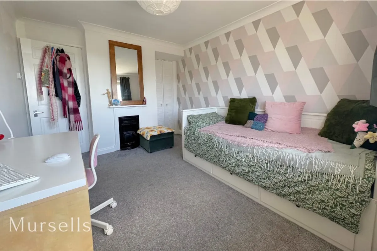 Foxhills Crescent, Lytchett Matravers, Poole, BH16