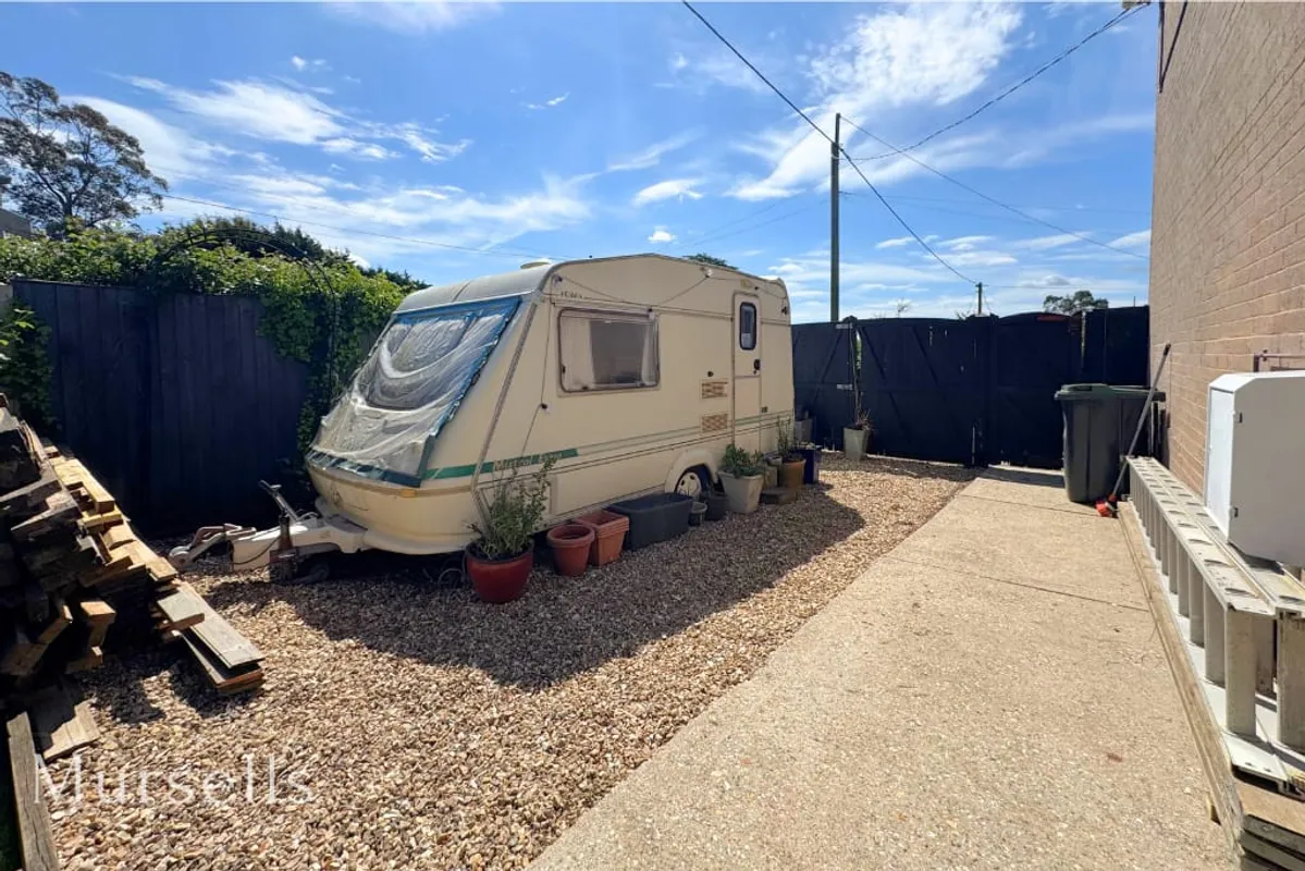 Foxhills Crescent, Lytchett Matravers, Poole, BH16