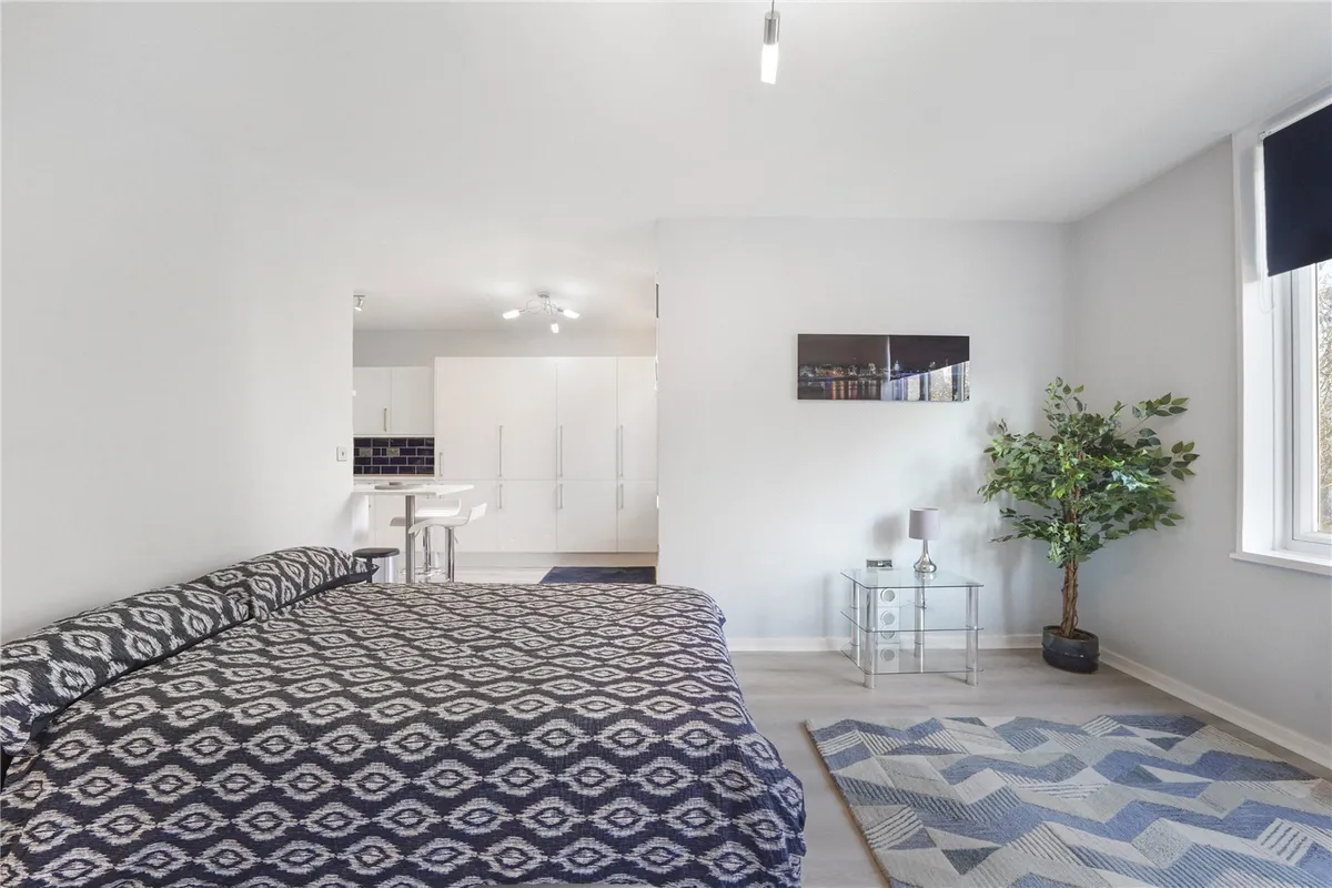 Earls Court Road, London, W8