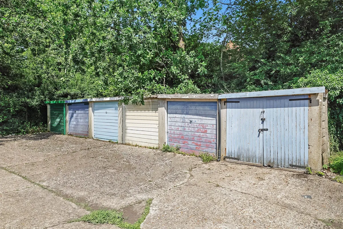 Woodland Court, Oxted, Surrey, RH8