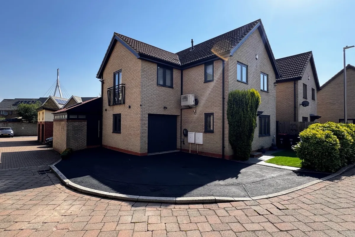 Goodrington Place, Broughton, Milton Keynes