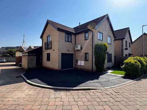 Goodrington Place, Broughton, Milton Keynesphoto