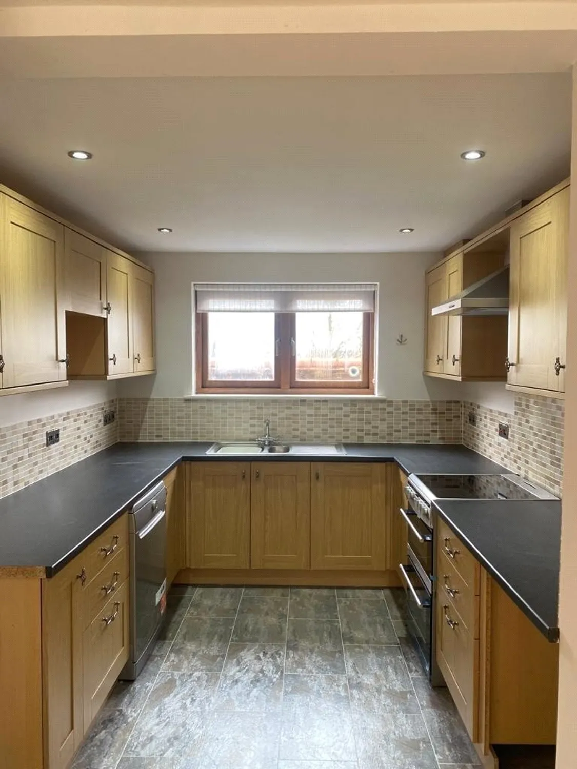 Raes Yard, Risbygate Street, IP33 photo 4