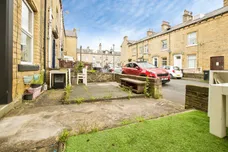 Diamond Terrace, Halifax