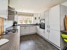 Farleigh Drive, Aylesbury thumb 3