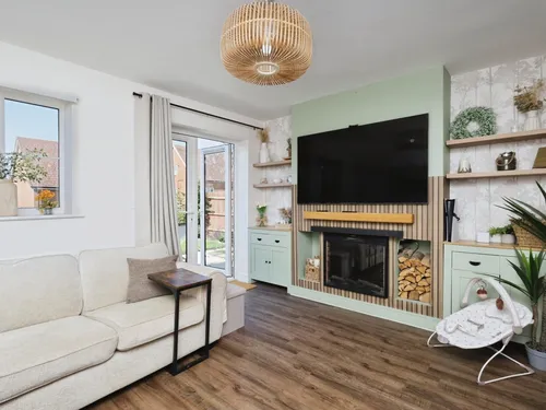 Millstone Drive, Hailshamphoto