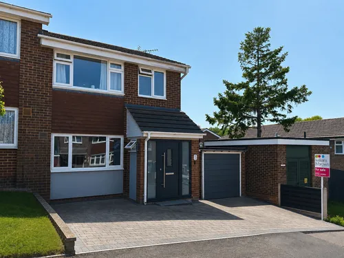 Aintree Road, Roystonphoto