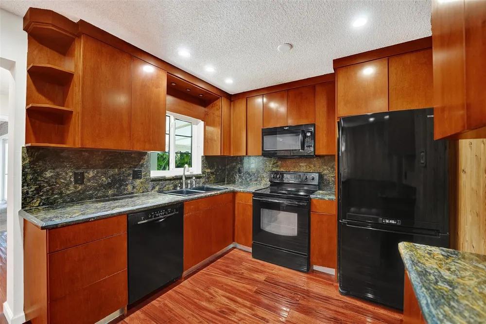 4731 NE 13th Ave, Oakland Park, FL 33334