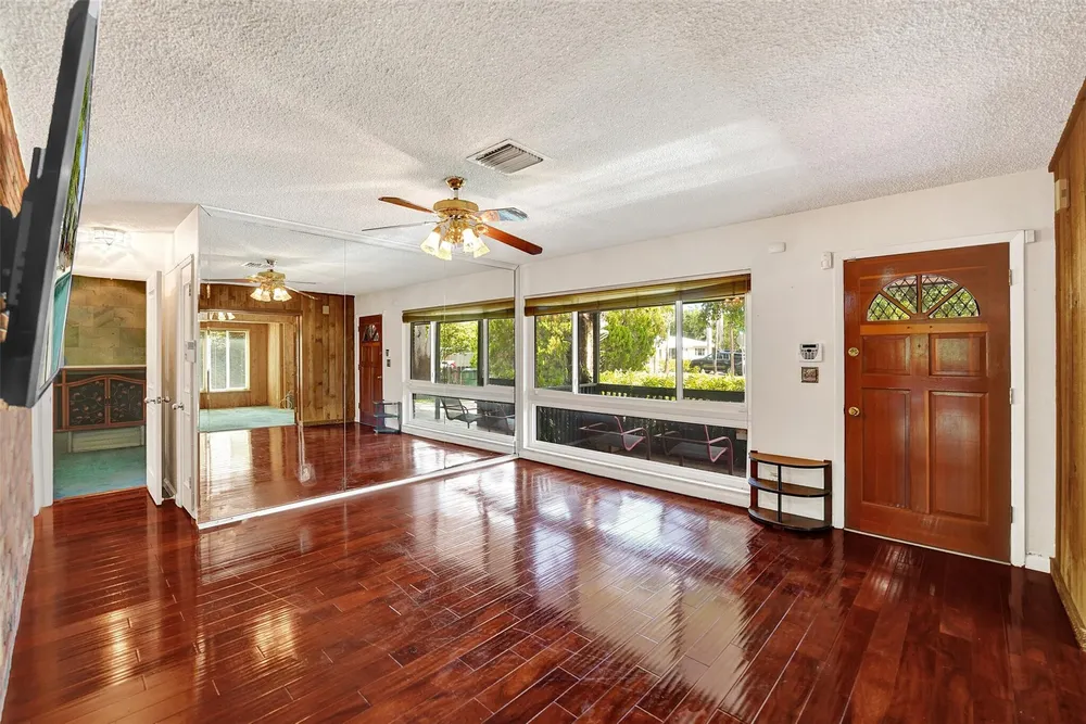 4731 NE 13th Ave, Oakland Park, FL 33334
