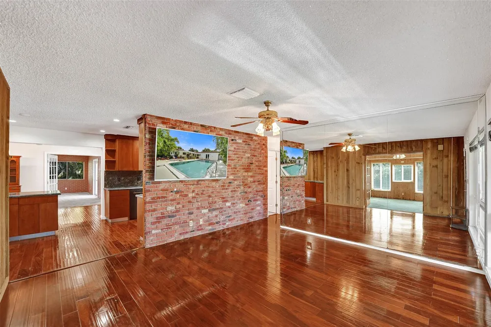 4731 NE 13th Ave, Oakland Park, FL 33334