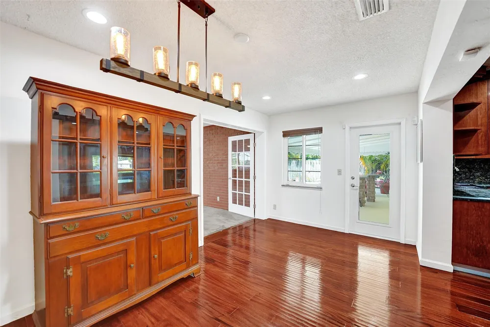 4731 NE 13th Ave, Oakland Park, FL 33334
