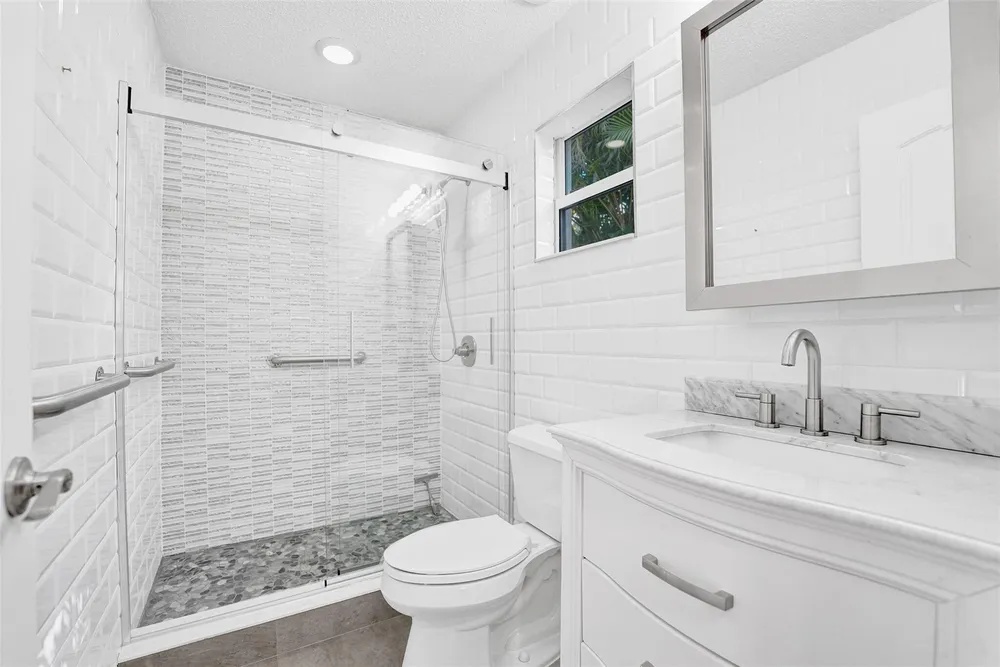 4731 NE 13th Ave, Oakland Park, FL 33334