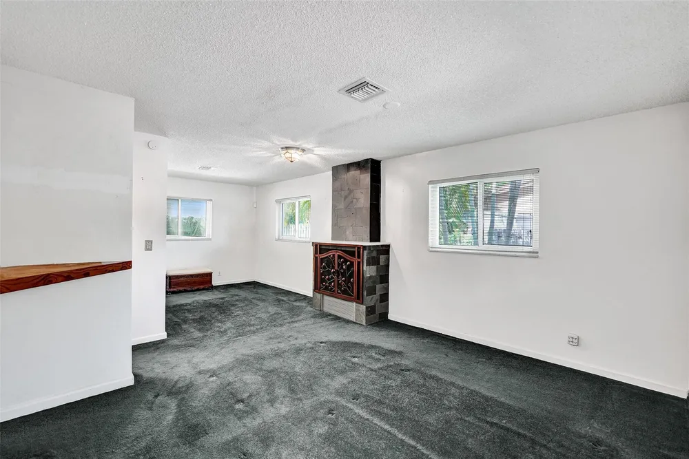 4731 NE 13th Ave, Oakland Park, FL 33334