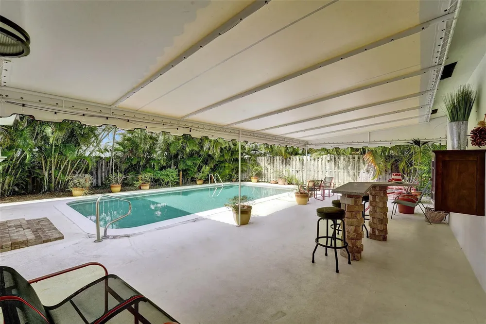 4731 NE 13th Ave, Oakland Park, FL 33334