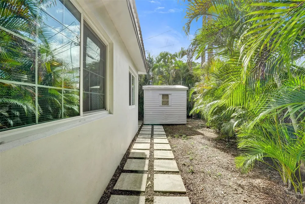 4731 NE 13th Ave, Oakland Park, FL 33334