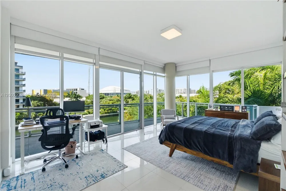 1090 NW N River Dr, Miami, FL 33136