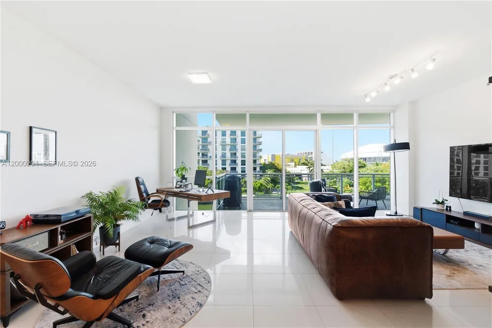 1090 NW N River Dr, Miami, FL 33136