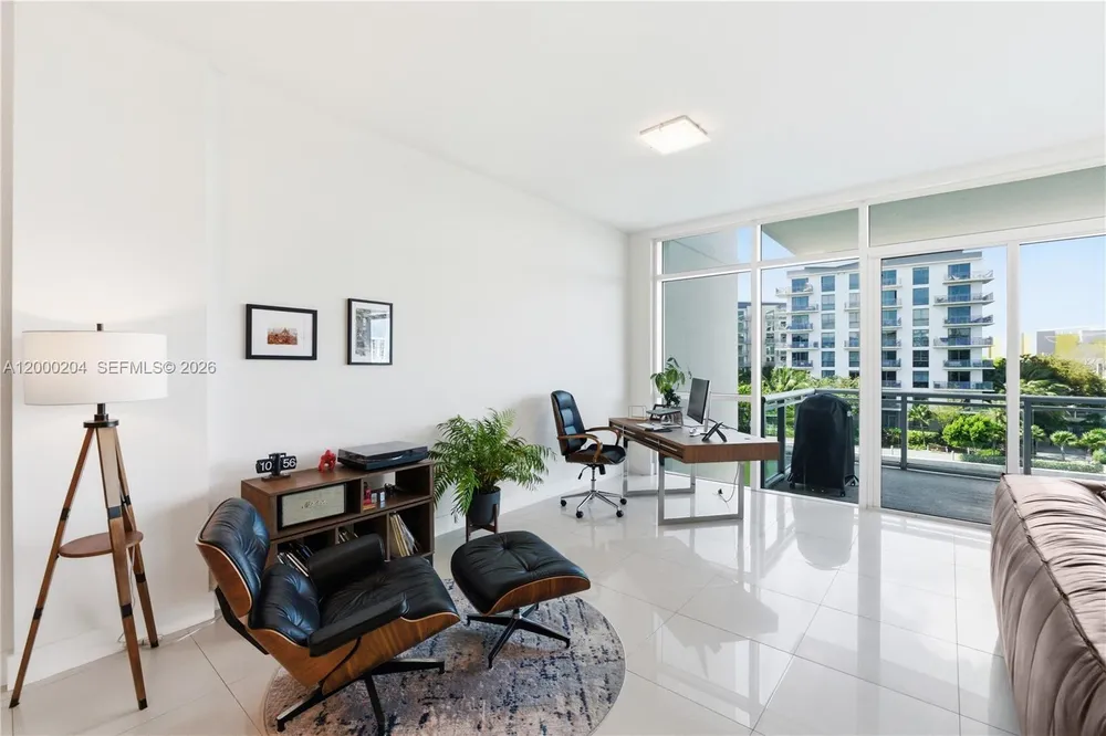 1090 NW N River Dr, Miami, FL 33136