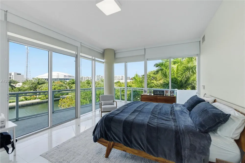 1090 NW N River Dr, Miami, FL 33136
