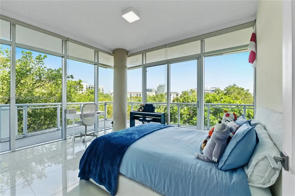 1090 NW N River Dr, Miami, FL 33136