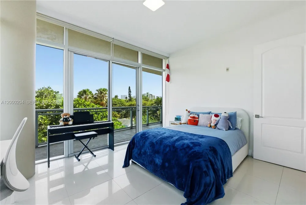 1090 NW N River Dr, Miami, FL 33136