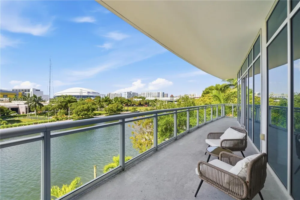 1090 NW N River Dr, Miami, FL 33136