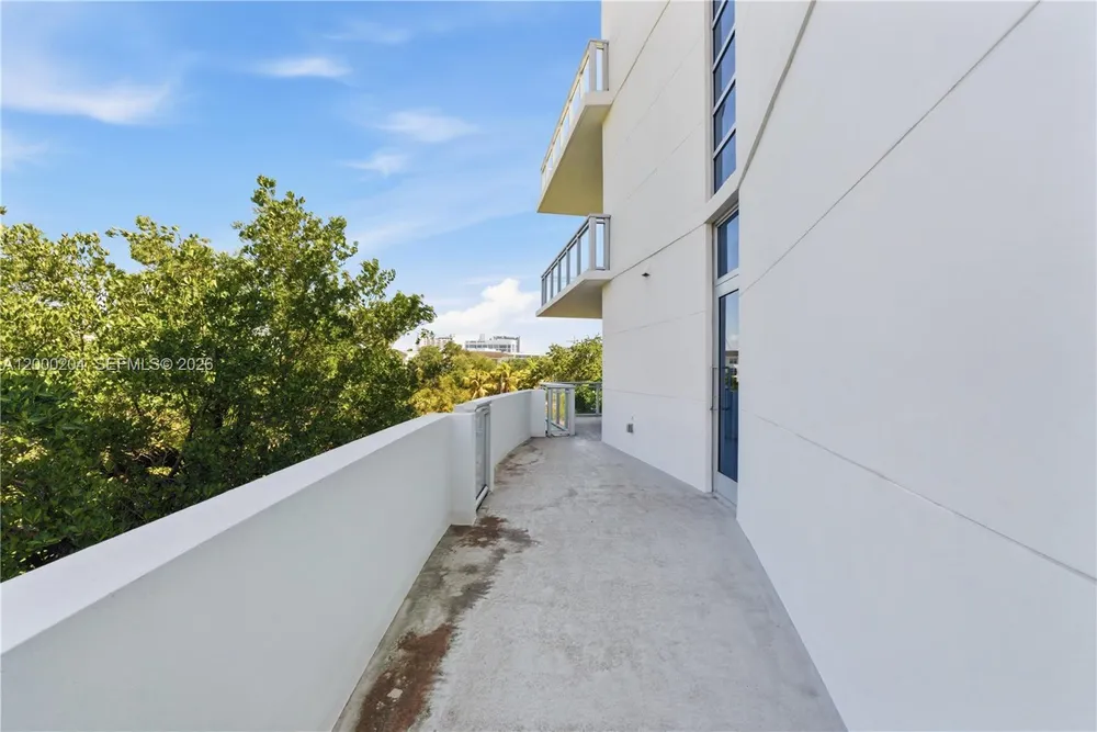 1090 NW N River Dr, Miami, FL 33136