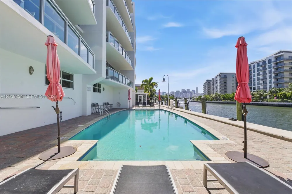 1090 NW N River Dr, Miami, FL 33136
