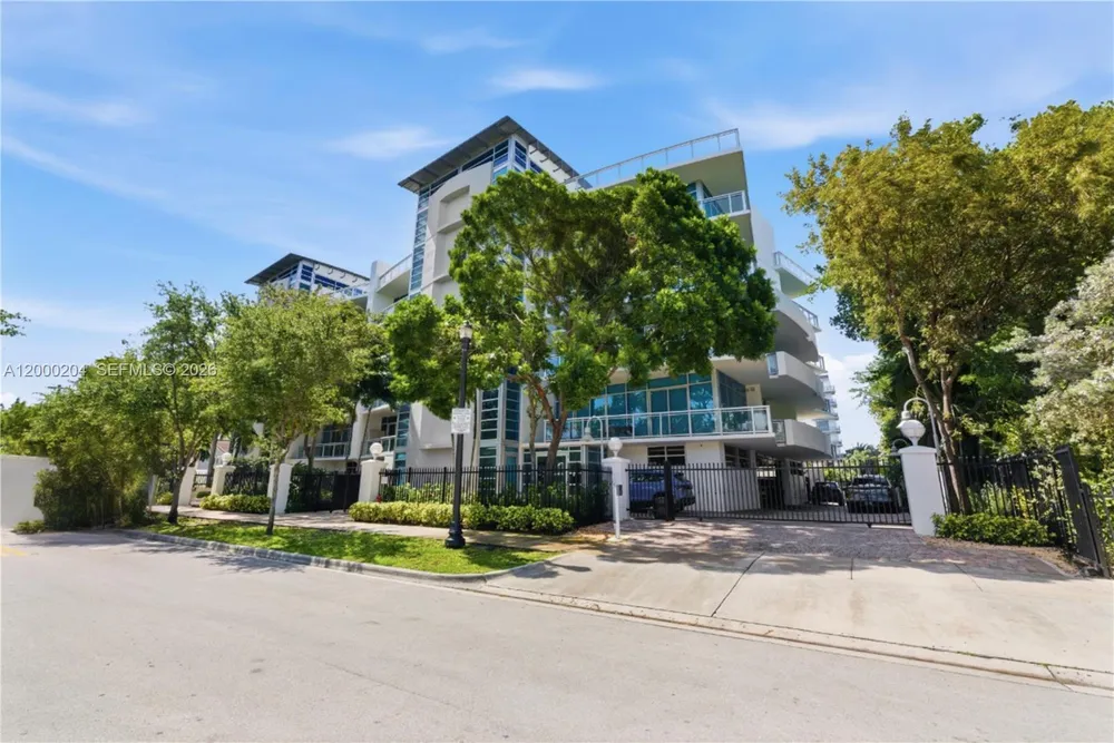 1090 NW N River Dr, Miami, FL 33136