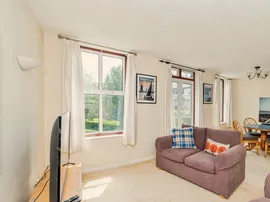 Alcantara Crescent, Southampton thumb 3