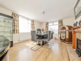 Preston Road, Holland-On-Sea, Clacton-On-Sea thumb 3