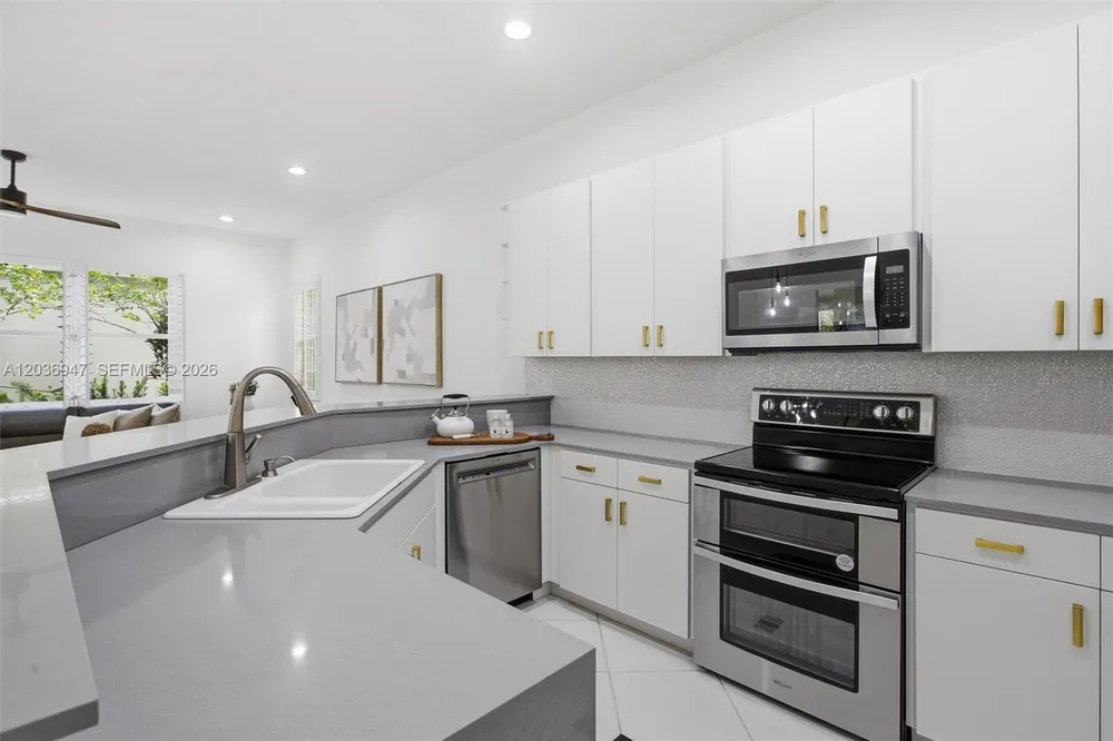 19308 Stonebrook St, Weston, FL 33332