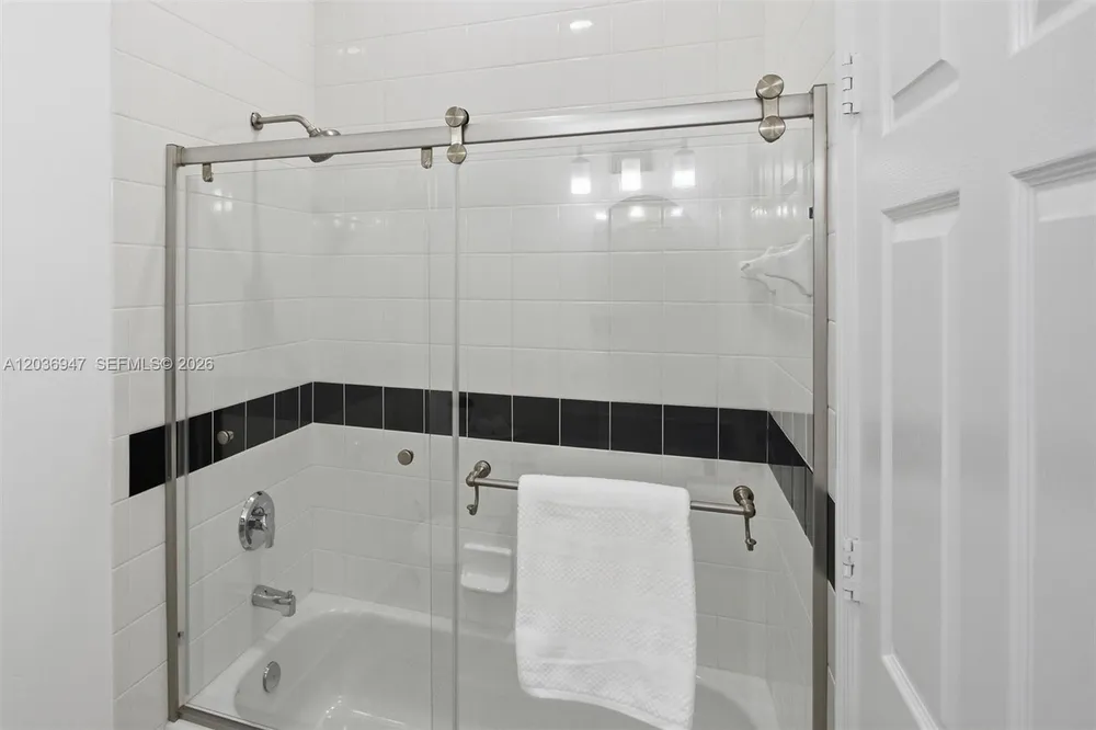 19308 Stonebrook St, Weston, FL 33332